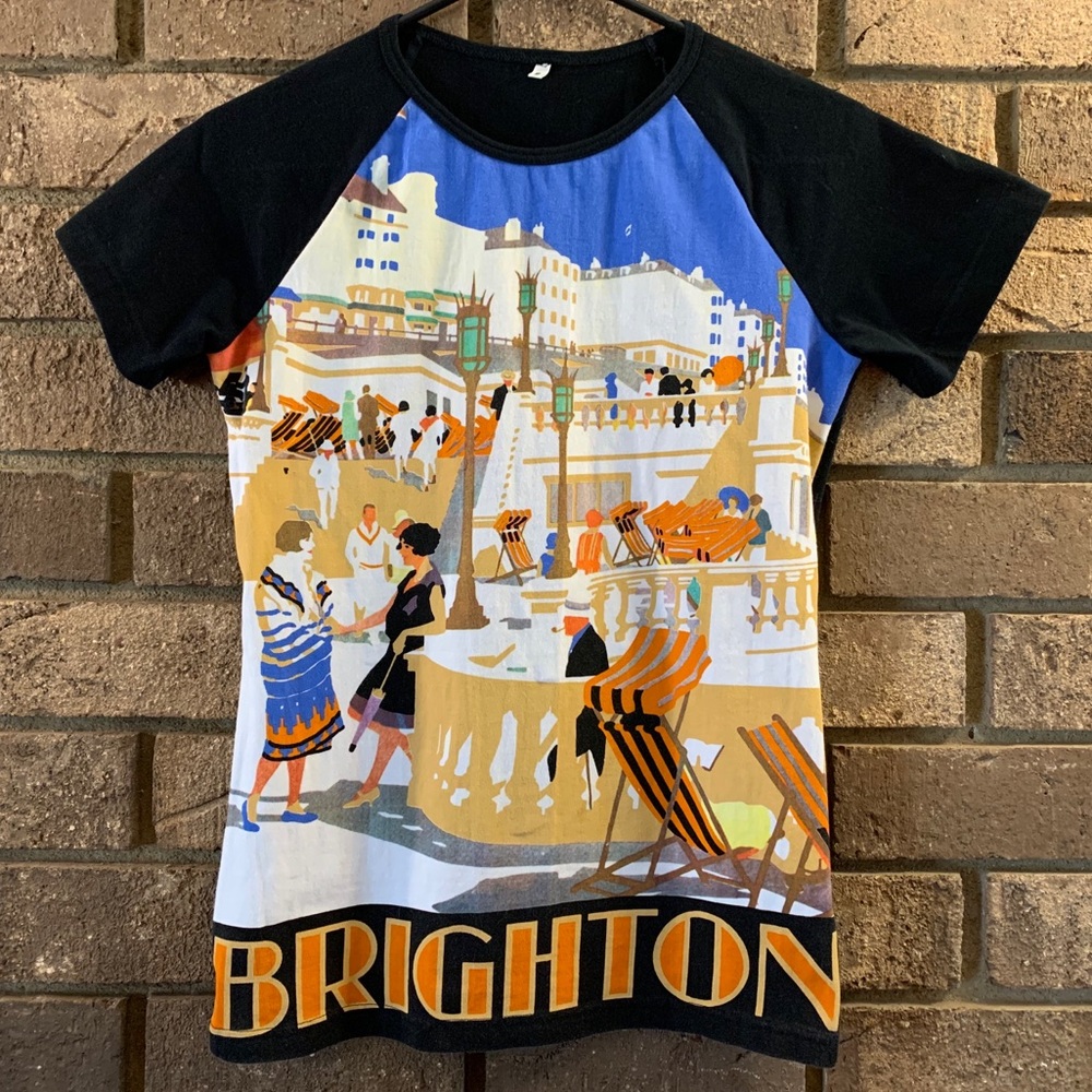 Brighton, England Beach Print Graphic T-Shirt WS